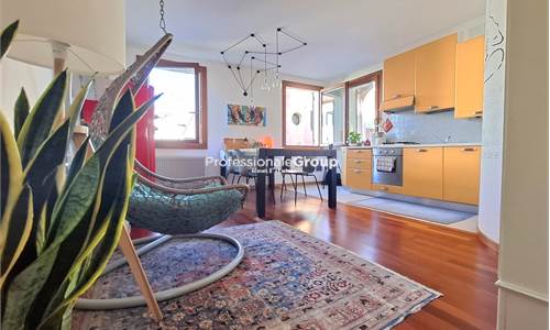 APPARTAMENTO SU PRESTIGIOSO PALAZZETTO PRIMI '900